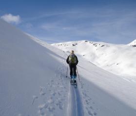 backcountry-skiiing-274390-1920