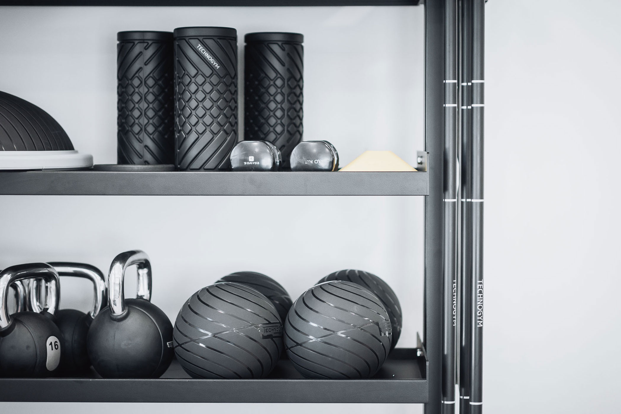 Verschiedene Fitnessgeräte