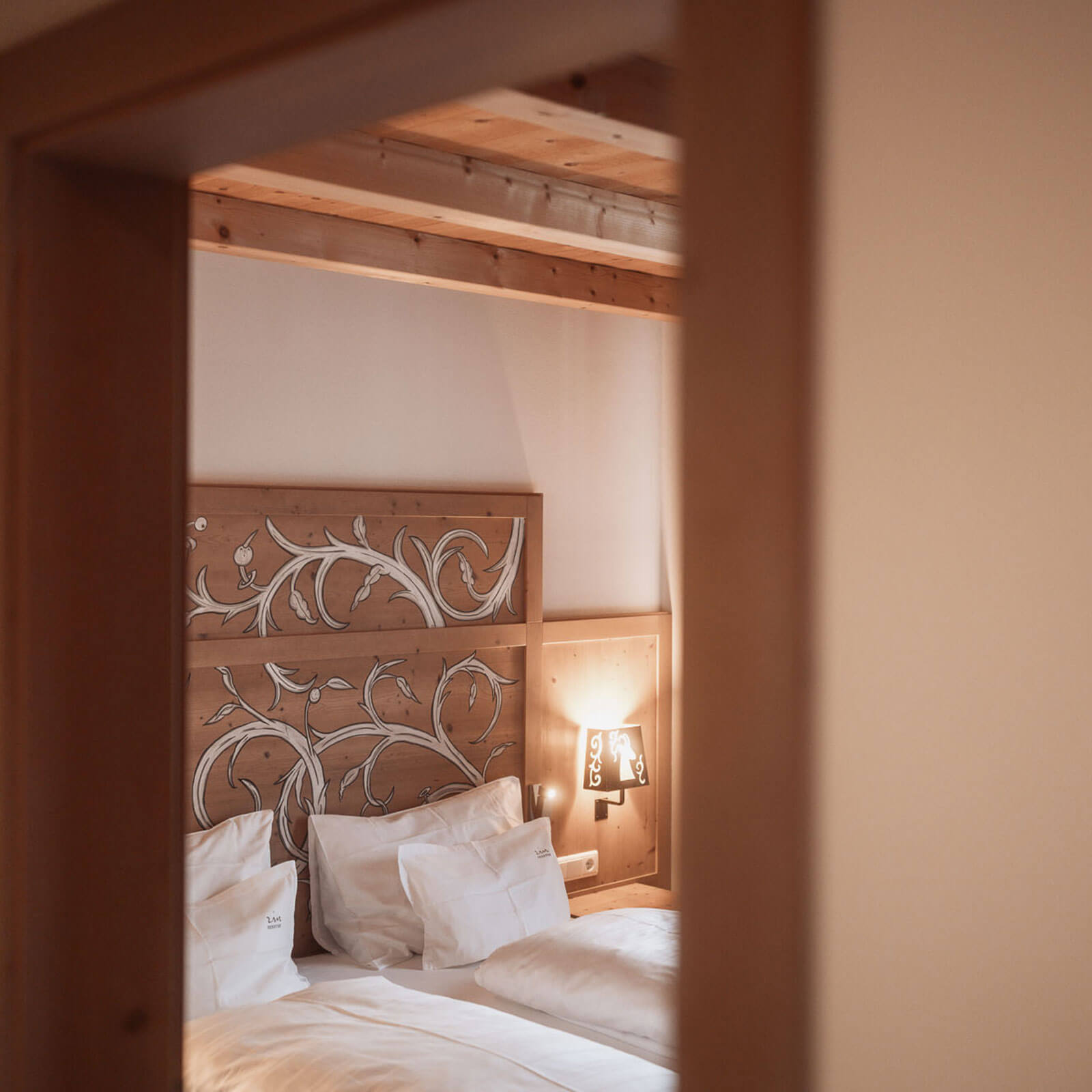 Double bed in the Franz Superior apartment