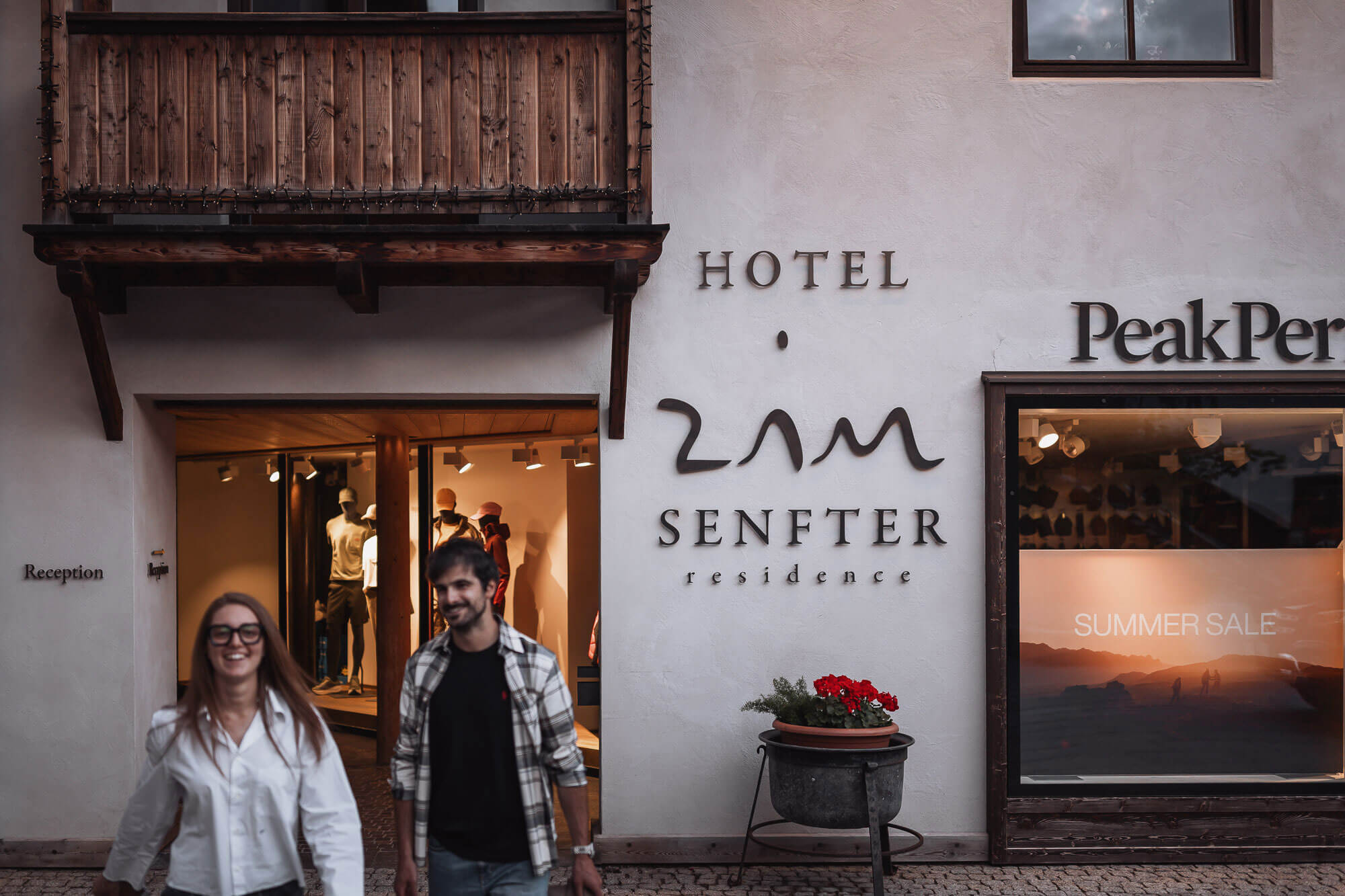 Eingang der Zin Senfter Residence