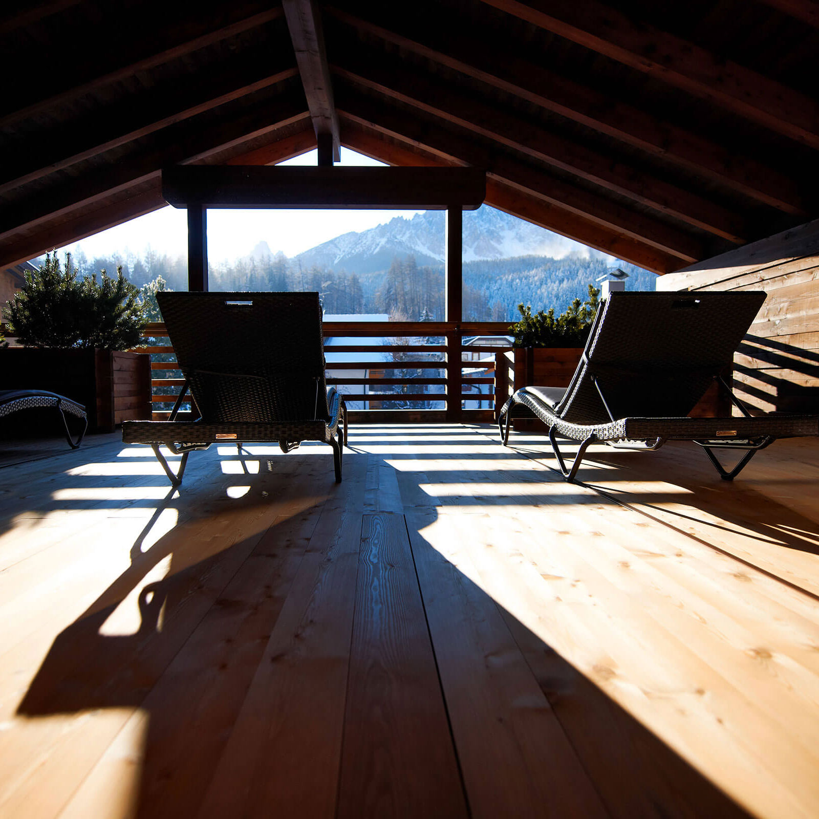 Balkon vom Spa-Bereich mit Liegen