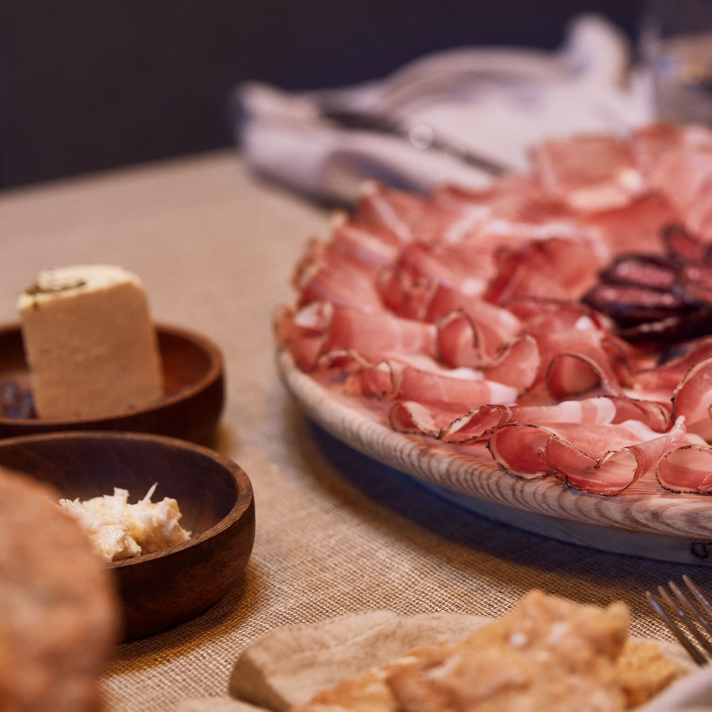 Eine Südtiroler Marende mit Speck